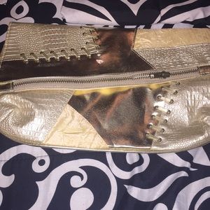 Gold clutch